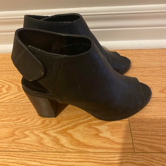 Peep Toe Mule Booties Size 8 - Picture 4 of 5